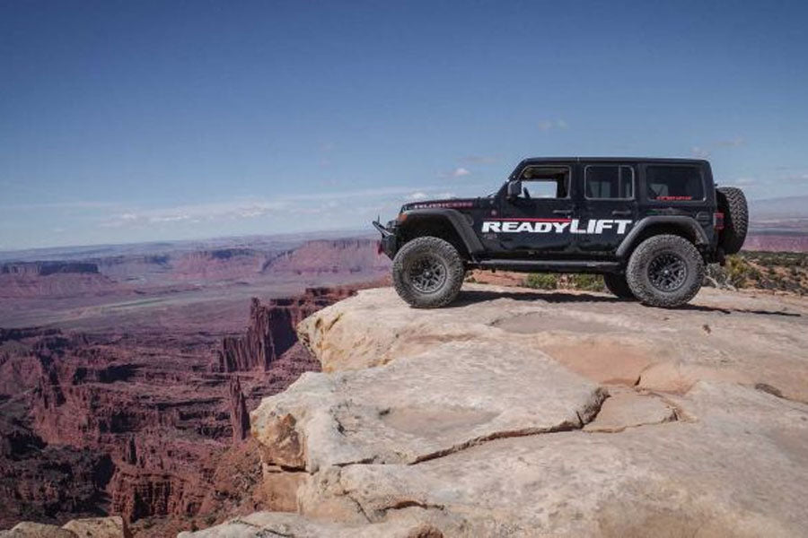 ReadyLift Suspension 2.5in SST Lift Kit